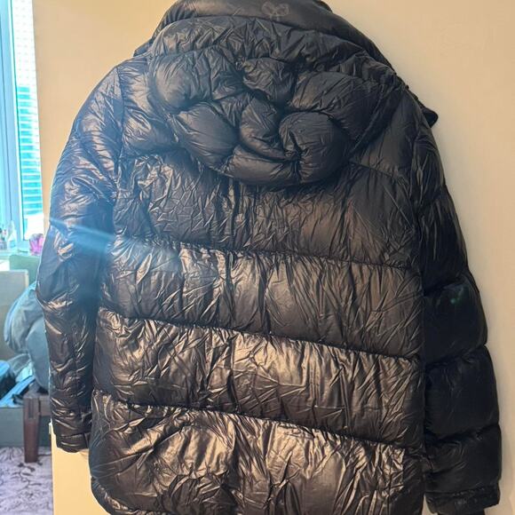 Aritzia Super Puff in High Gloss Black - Picture 6 of 6